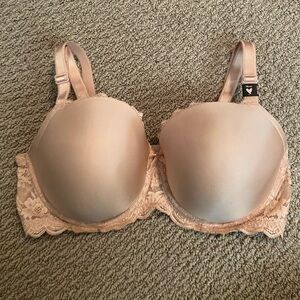NWT Victoria's Secret 38F/38DDD Lightly Lined Nude Satin With Lace Trim Bra